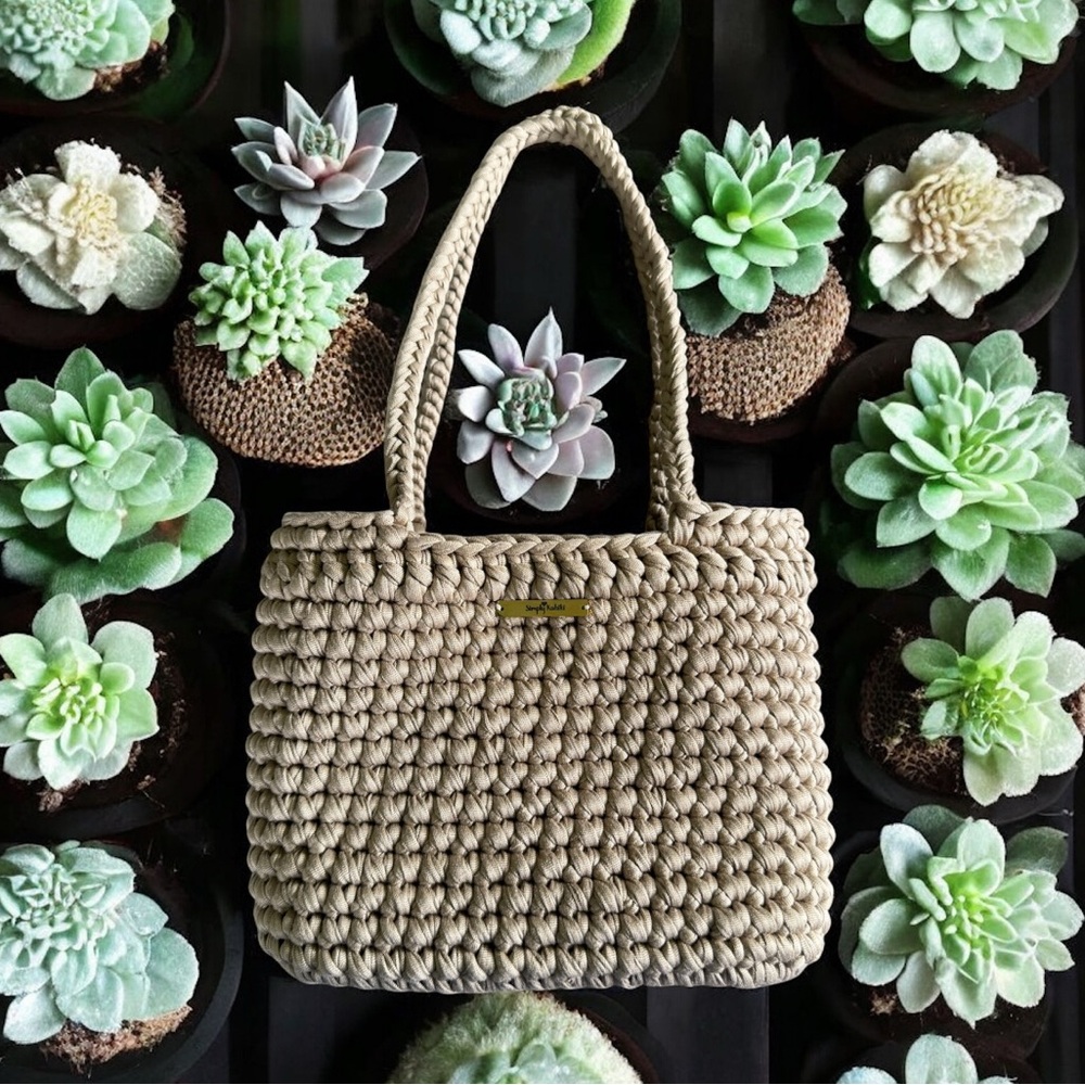 Chic Woven Mini Bag in Dark Khaki